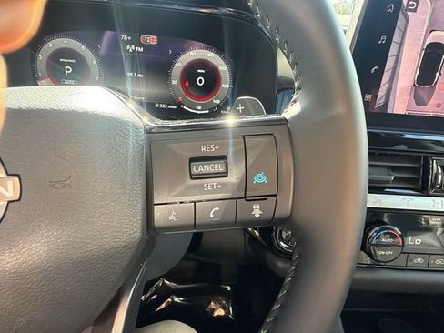 Used 2026 Nissan Pathfinder SL AWD/4WD image 25