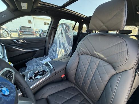 New 2026 BMW X5 xDrive40i w/ M Sport Package image 8