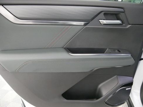 New 2026 GMC Acadia AT4 AWD/4WD image 17