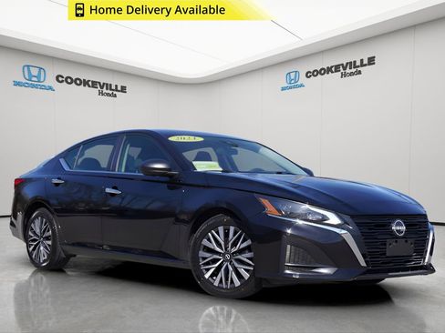 Used 2024 Nissan Altima 2.5 SV FWD image 1