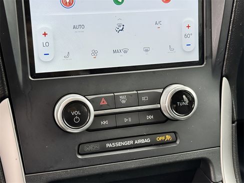 Used 2022 Ford Edge SEL w/ Class II Trailer Tow Package image 18