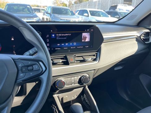 Used 2025 Chevrolet TrailBlazer LT image 17