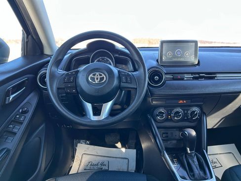 Used 2017 Toyota Yaris iA image 16