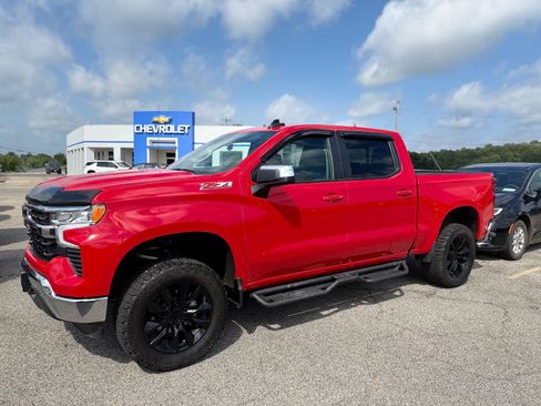 Used 2025 Chevrolet Silverado 1500 LT AWD/4WD image 6