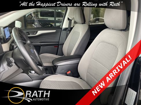 Used 2022 Ford Escape SE w/ SE Sport Appearance Package FWD image 11
