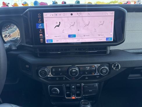 Used 2024 Jeep Wrangler Sport S image 16