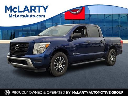 Used 2022 Nissan Titan SV image 1