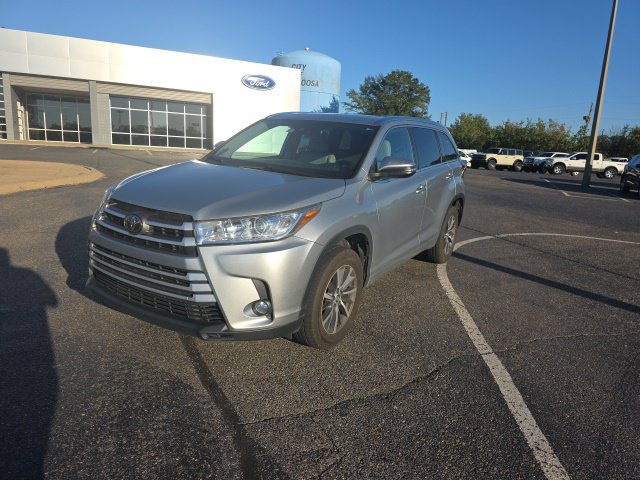 Used 2018 Toyota Highlander XLE FWD image 7