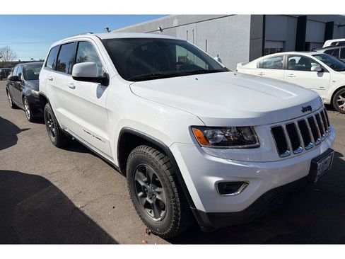 Used 2015 Jeep Grand Cherokee Laredo AWD/4WD image 2
