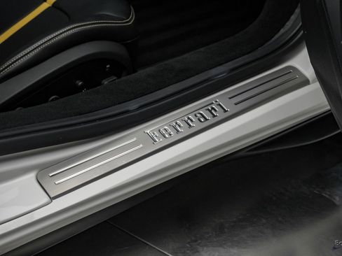 Used 2022 Ferrari F8 Tributo image 83