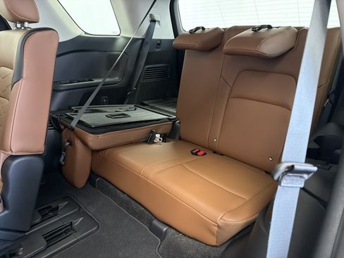 Used 2025 Nissan Pathfinder Platinum w/ Cargo Package AWD/4WD image 13