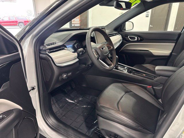 Used 2024 Jeep Compass Limited AWD/4WD image 15