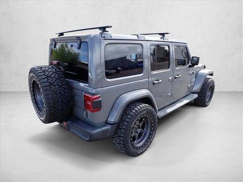 Used 2019 Jeep Wrangler Unlimited Sahara AWD/4WD image 3