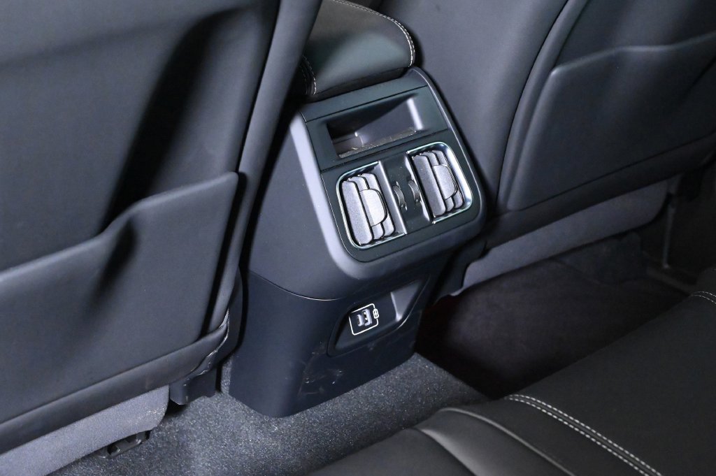 Used 2025 Maserati Grecale GT AWD/4WD image 18