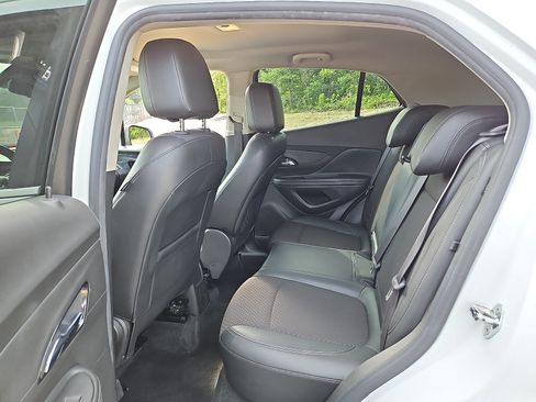 Certified 2019 Buick Encore Preferred FWD image 10