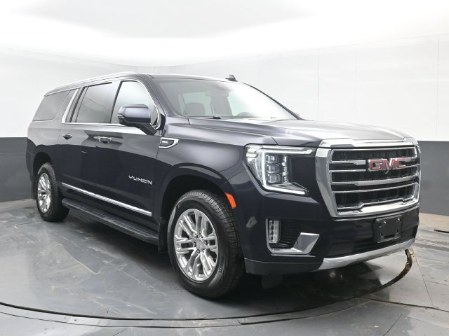 Used 2023 GMC Yukon XL SLT w/ SLT Premium Package AWD/4WD image 2