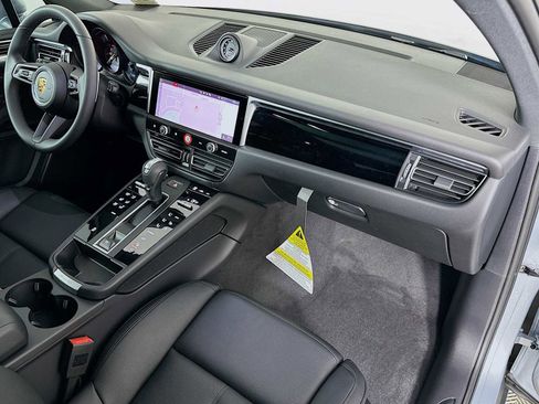 New 2026 Porsche Macan AWD/4WD image 30