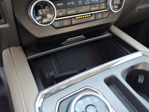 Used 2021 Ford Expedition XLT RWD image 16