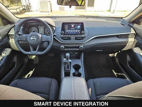 Used 2025 Nissan Altima 2.5 S FWD image 19