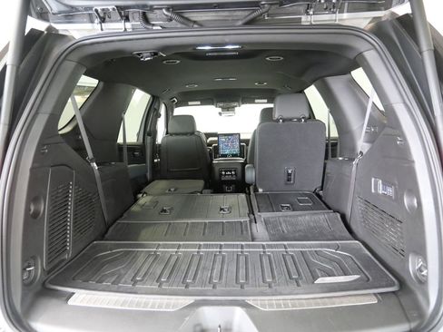Used 2025 GMC Yukon AT4 w/ Premium Trailering Package AWD/4WD image 29