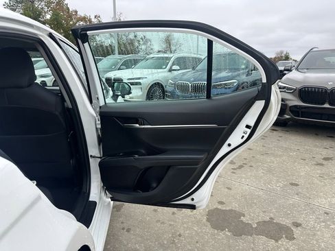 Used 2019 Toyota Camry LE image 24