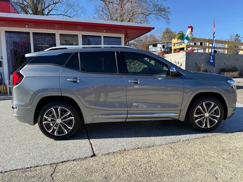 Used 2020 GMC Terrain Denali w/ Denali Premium Package image 10