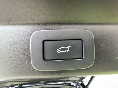 Certified 2024 Land Rover Range Rover Sport SE AWD/4WD image 36