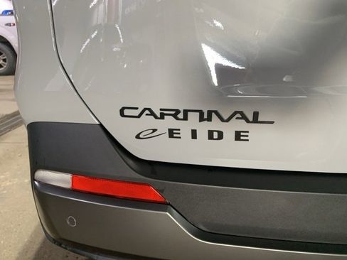 New 2026 Kia Carnival SX Prestige image 18