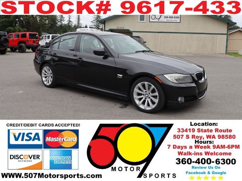Used 2011 BMW 328i xDrive Sedan AWD/4WD image 2