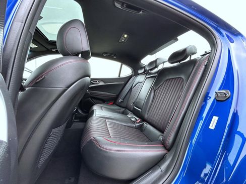 Certified 2025 Genesis G70 3.3T Advanced AWD/4WD image 19