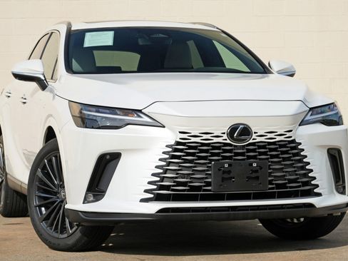 Used 2025 Lexus RX 350 Premium w/ Convenience Package FWD image 4