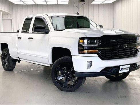 Used 2017 Chevrolet Silverado 1500 LT w/ All Star Edition AWD/4WD image 1