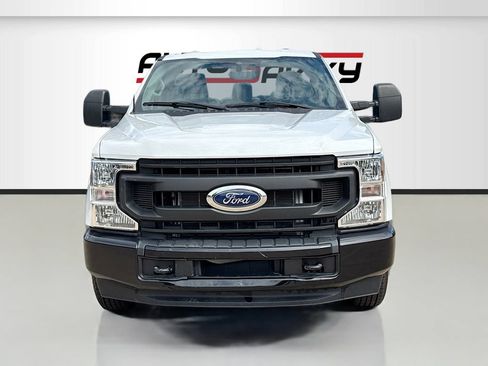 Used 2022 Ford F250 XL RWD image 2