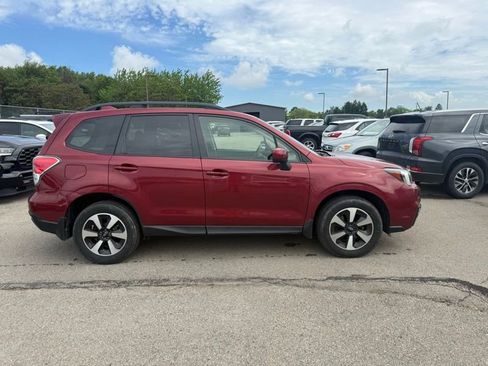 Used 2017 Subaru Forester 2.5i Premium w/ All-Weather Package AWD/4WD image 5