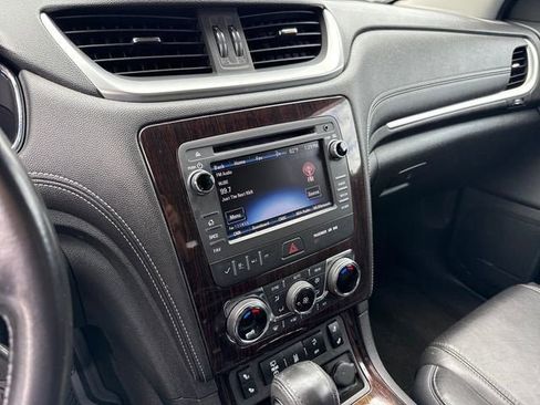 Used 2015 Chevrolet Traverse LT FWD image 18