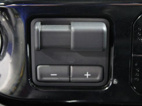 Used 2025 Chevrolet Silverado 1500 RST w/ Convenience Package II AWD/4WD image 66