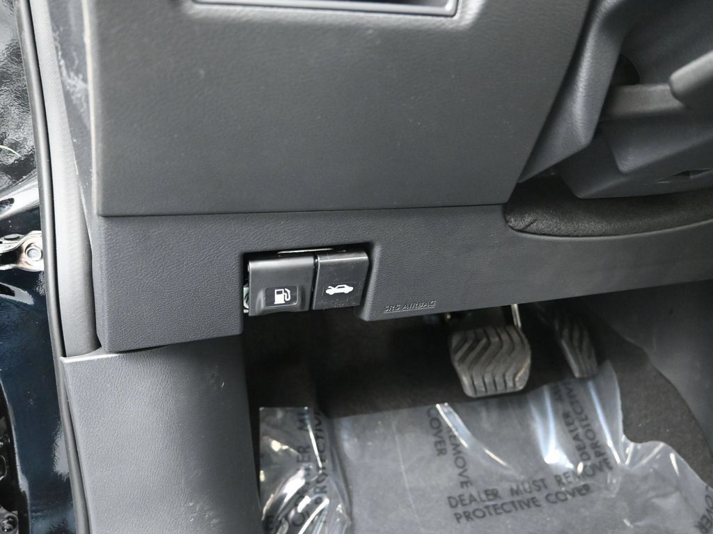 New 2025 Nissan Versa SV w/ Trunk Package FWD image 12