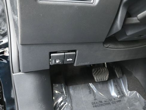 New 2025 Nissan Versa SV w/ Trunk Package FWD image 12