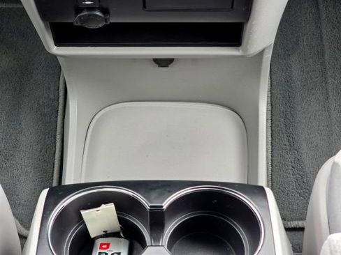 Used 2019 Toyota Sienna LE w/ LE Preferred Package FWD image 23