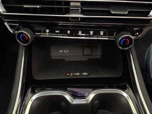New 2026 Chevrolet Traverse LT AWD/4WD image 29