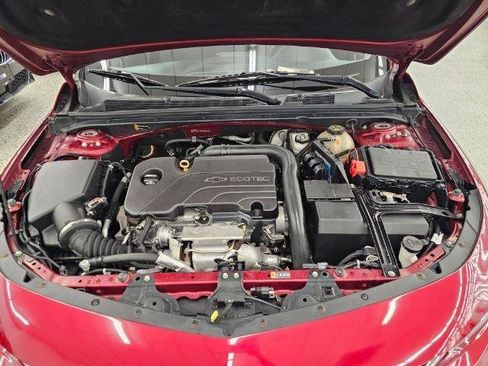 Used 2017 Chevrolet Malibu LT FWD image 40