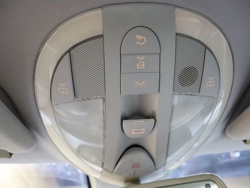Used 2005 Mercedes-Benz E 320 CDI Sedan image 43