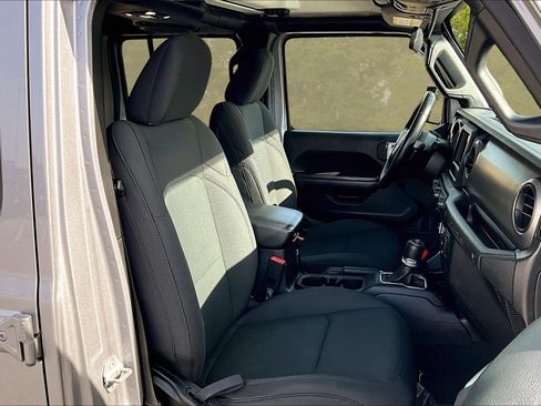 Used 2021 Jeep Wrangler Unlimited Sport image 31