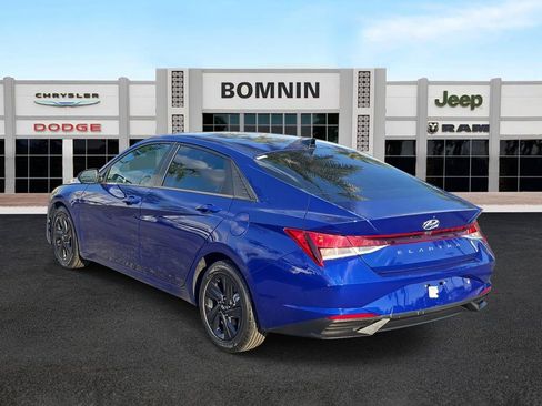 Used 2022 Hyundai Elantra SEL w/ Cargo Package image 4