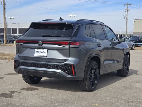 New 2026 Volkswagen Tiguan SE R-Line image 4