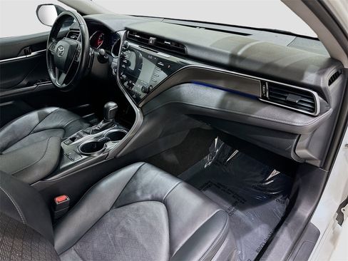 Used 2019 Toyota Camry XSE image 26