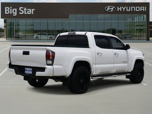 Used 2021 Toyota Tacoma Limited AWD/4WD image 4