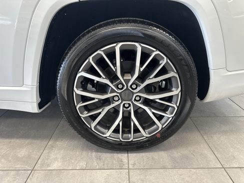 Used 2023 Jeep Grand Cherokee L Summit w/ Advanced Protech Group IV image 9