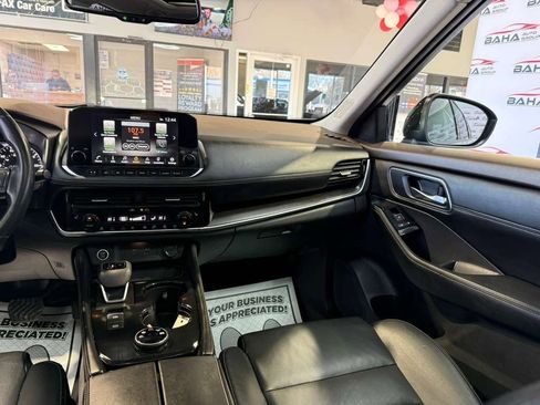 Used 2021 Nissan Rogue SL w/ Premium Package image 22