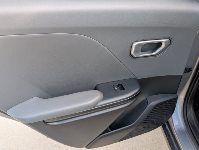 Used 2025 Kia K4 FWD image 10